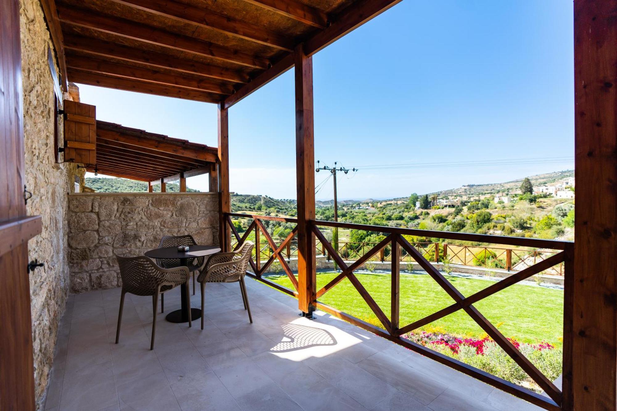 Harma Traditional Boutique Suites Paphos Værelse billede