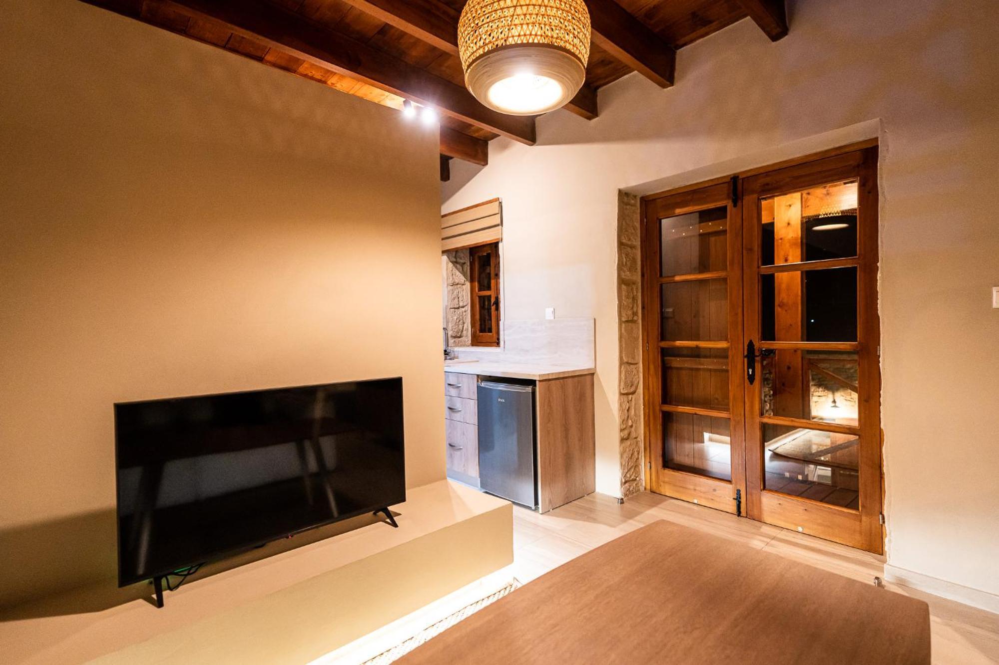 Harma Traditional Boutique Suites Paphos Værelse billede