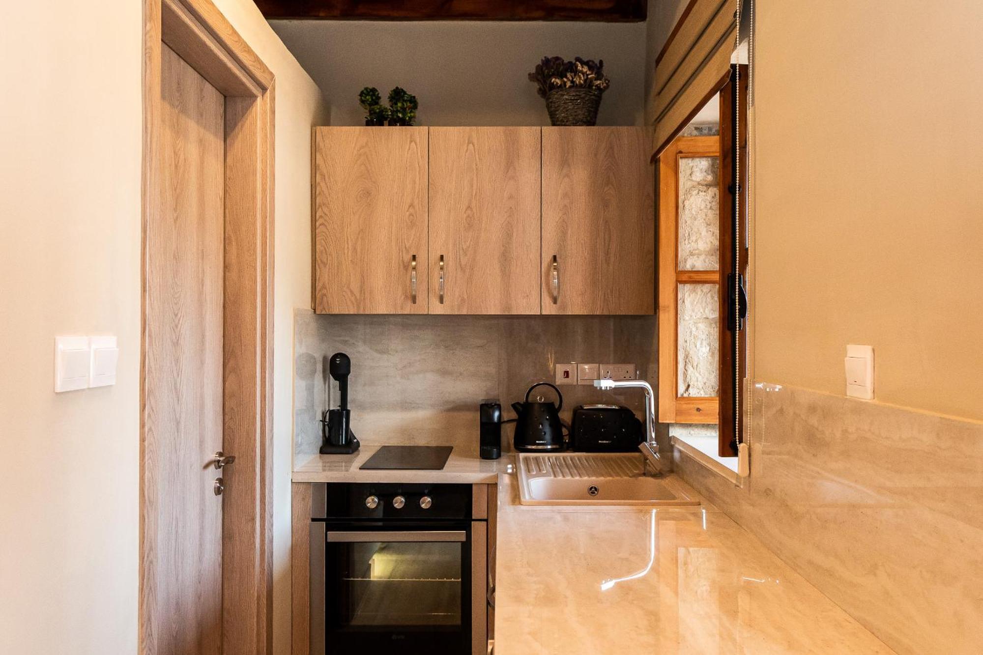 Harma Traditional Boutique Suites Paphos Værelse billede