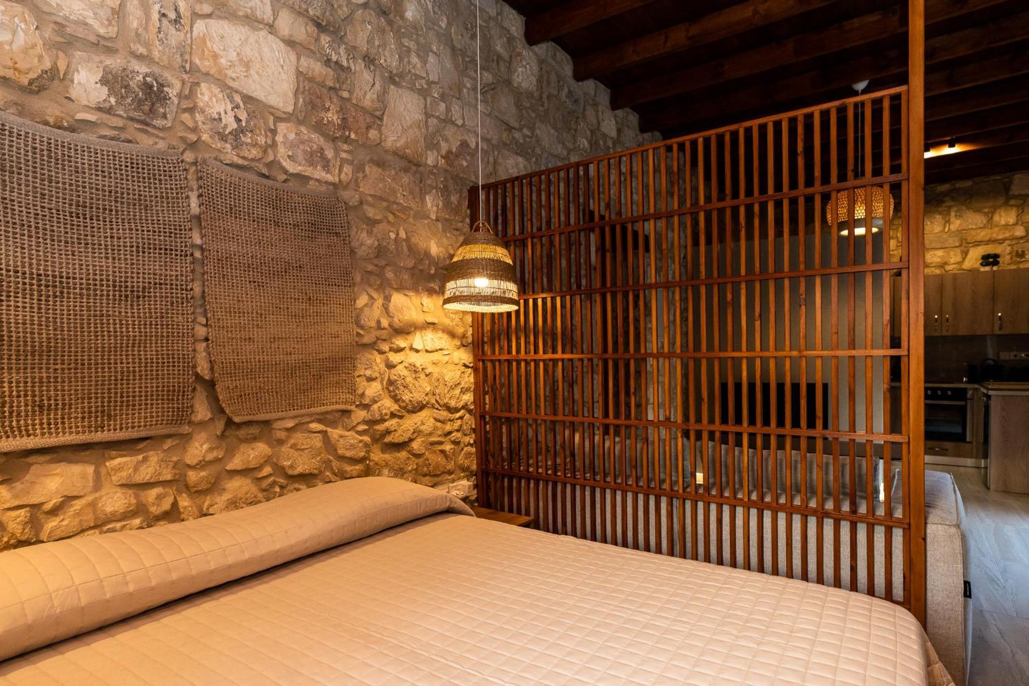 Harma Traditional Boutique Suites Paphos Værelse billede