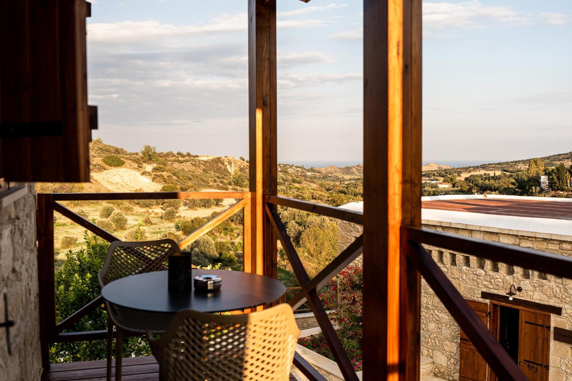 Harma Traditional Boutique Suites Paphos Værelse billede